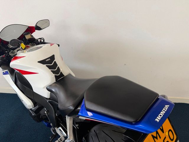 honda - cbr-1000-rr-fireblade