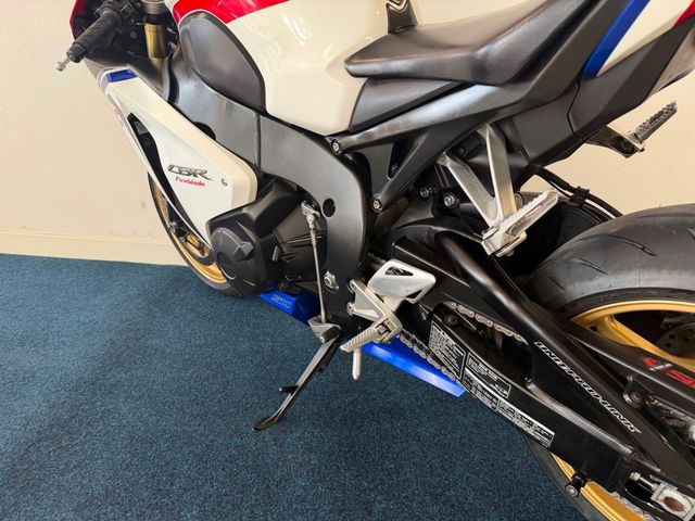 honda - cbr-1000-rr-fireblade