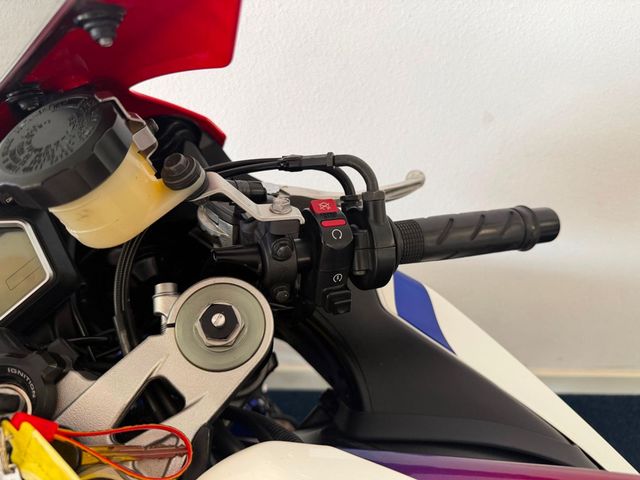 honda - cbr-1000-rr-fireblade