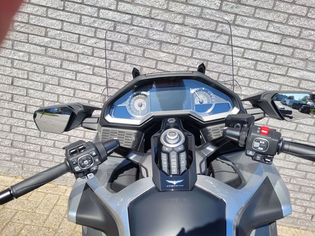 honda - gl-1800-goldwing-tour-dct