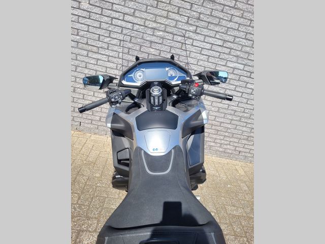honda - gl-1800-goldwing-tour-dct