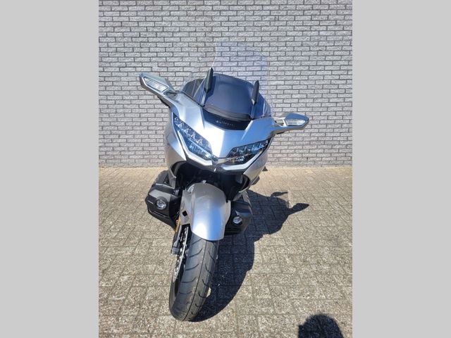 honda - gl-1800-goldwing-tour-dct
