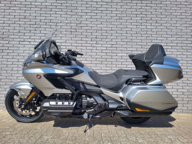 honda - gl-1800-goldwing-tour-dct
