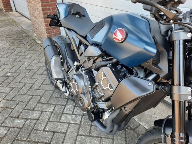 honda - cb-1000-r-black-edition