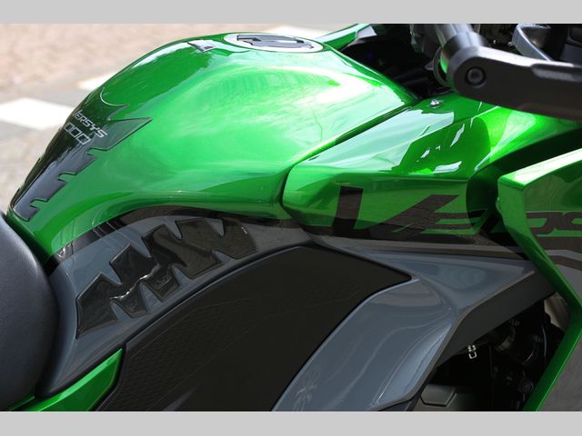 kawasaki - versys-1000-se-grand-tourer