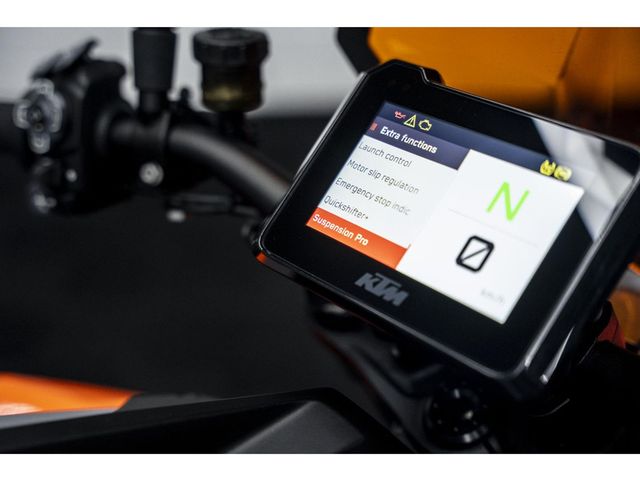 ktm - 1290-super-duke-r
