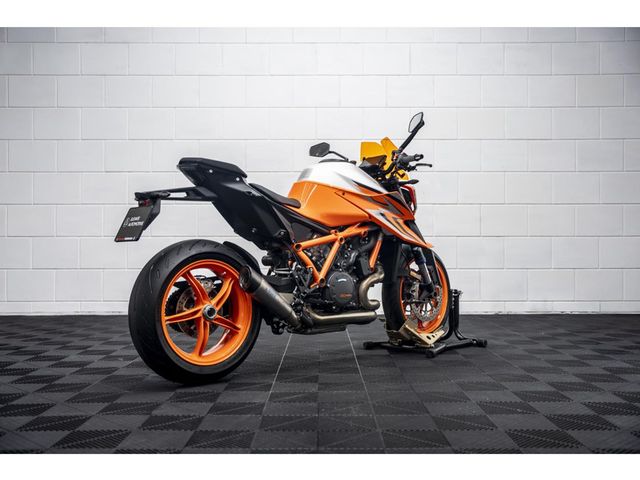 ktm - 1290-super-duke-r
