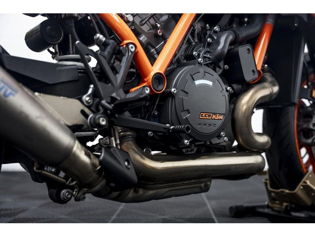 ktm - 1290-super-duke-r