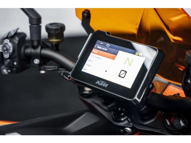 ktm - 1290-super-duke-r