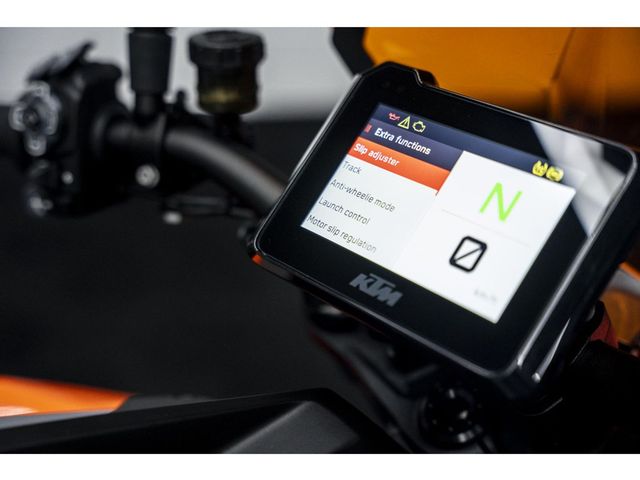 ktm - 1290-super-duke-r