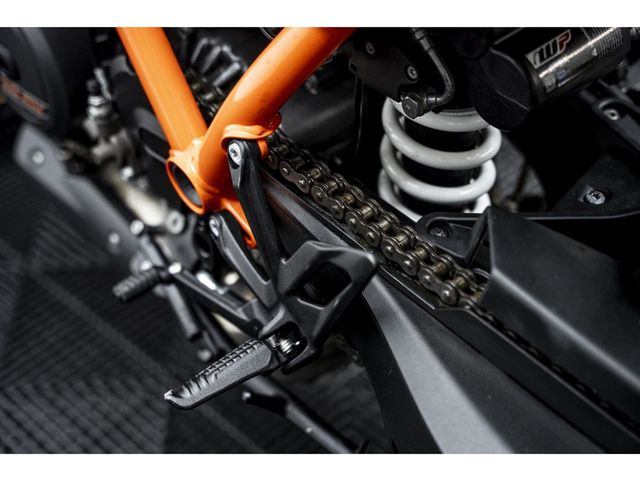 ktm - 1290-super-duke-r