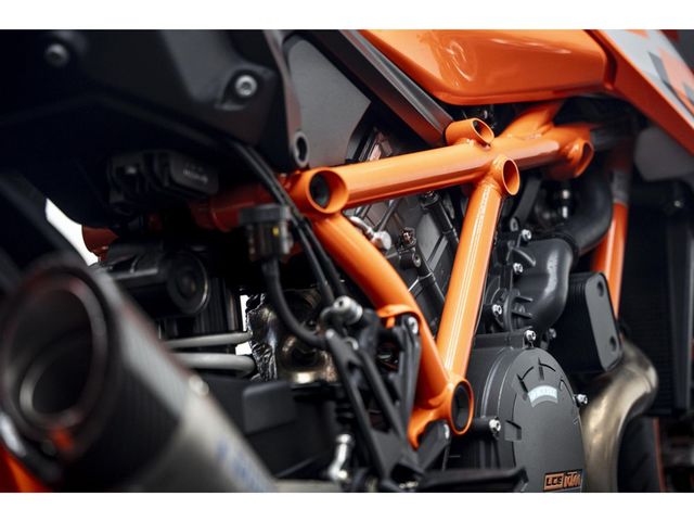 ktm - 1290-super-duke-r