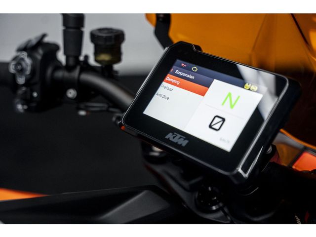 ktm - 1290-super-duke-r