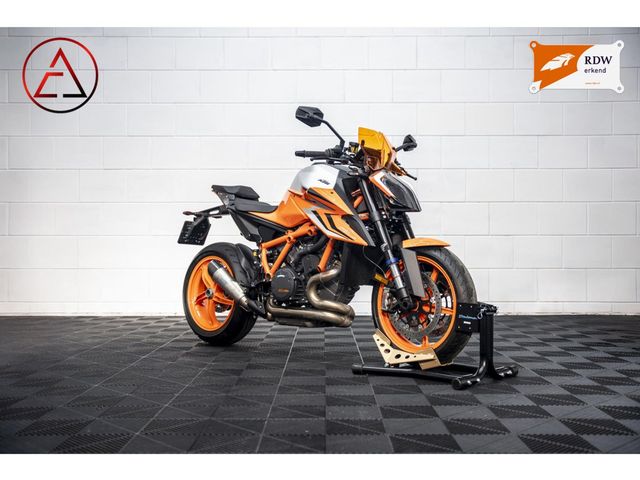 ktm - 1290-super-duke-r