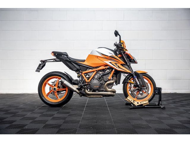 ktm - 1290-super-duke-r