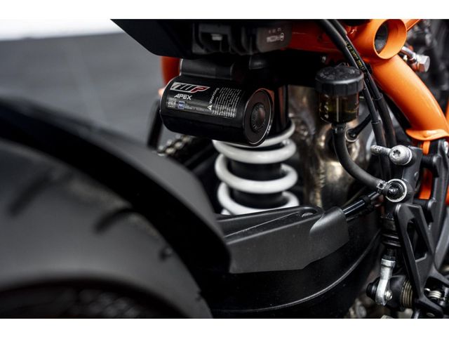 ktm - 1290-super-duke-r