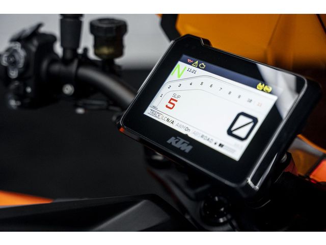 ktm - 1290-super-duke-r