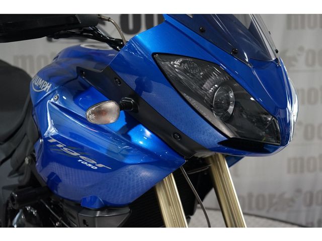 triumph - tiger-1050