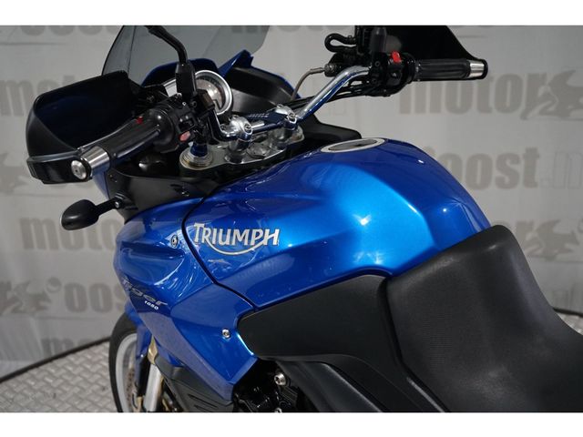 triumph - tiger-1050