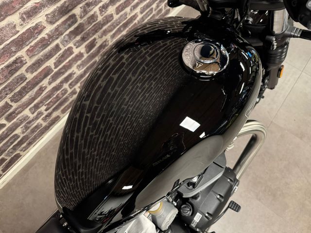 triumph - bonneville-bobber