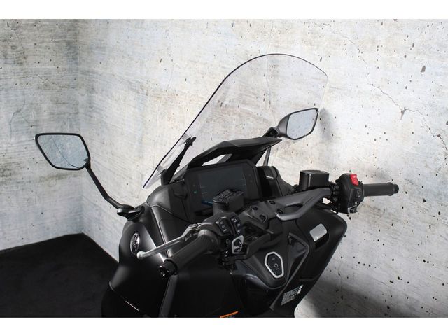 yamaha - tmax-tech-max-560