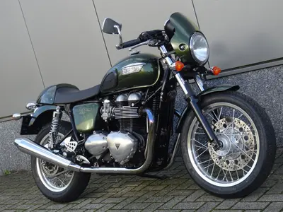 TRIUMPH THRUXTON 900 – foto 2