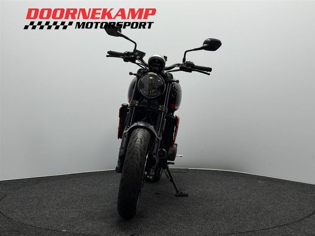triumph - trident-660