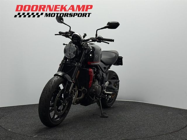 triumph - trident-660