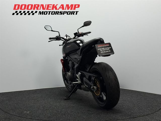 triumph - trident-660