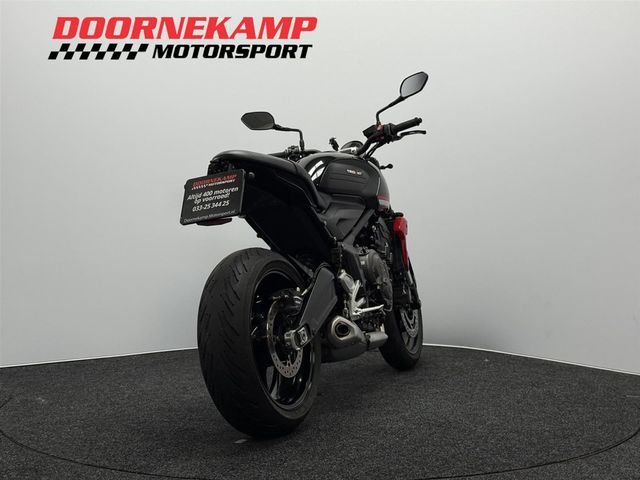 triumph - trident-660