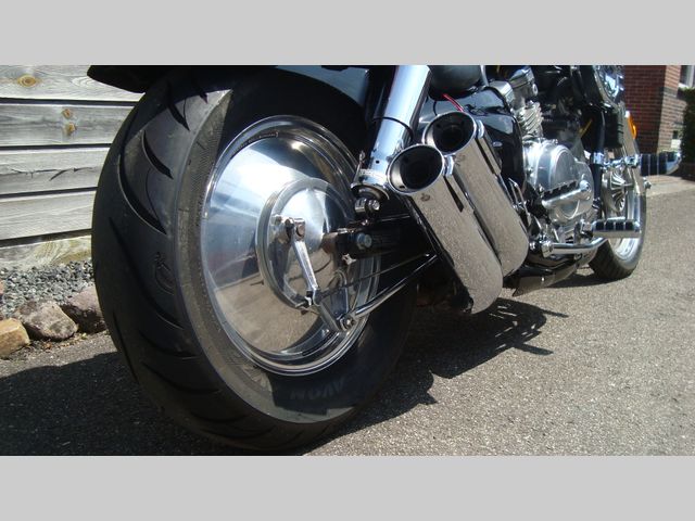 honda - vf-750-c-supermagna