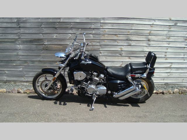 honda - vf-750-c-supermagna