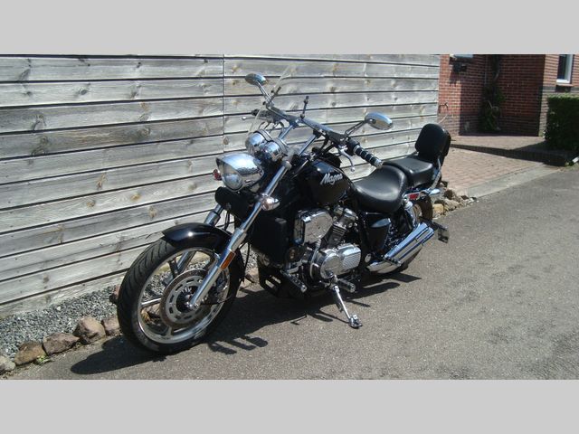 honda - vf-750-c-supermagna