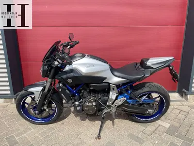 YAMAHA MT 07 ABS – foto 4