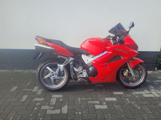 honda - vfr-800-fi-vtec-abs