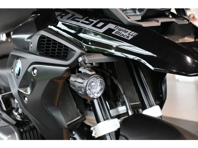 bmw - r-1250-gs-triple-black