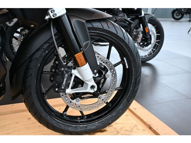 bmw - r-1250-gs-triple-black