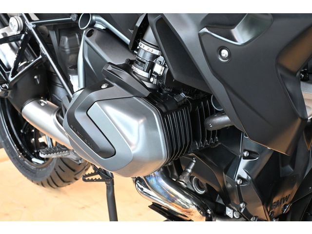 bmw - r-1250-gs-triple-black