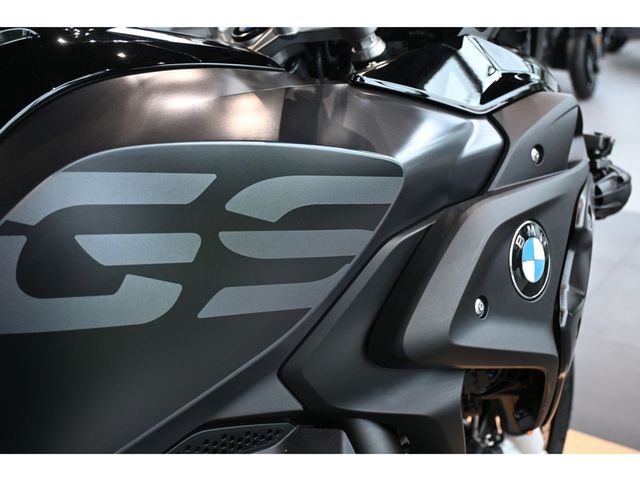 bmw - r-1250-gs-triple-black