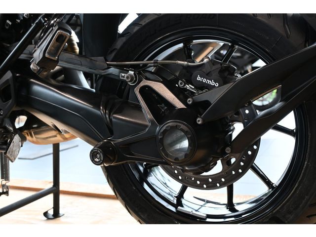 bmw - r-1250-gs-triple-black