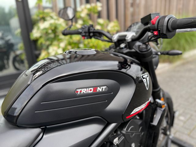 triumph - trident-660