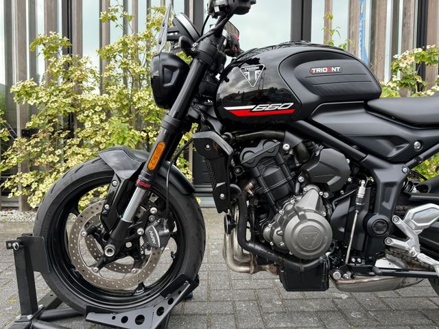 triumph - trident-660