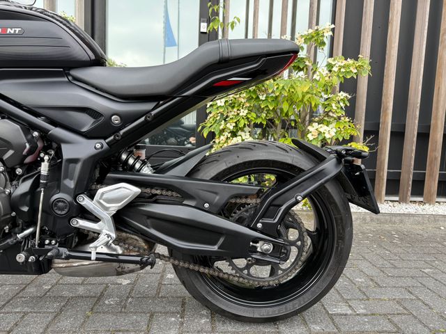 triumph - trident-660