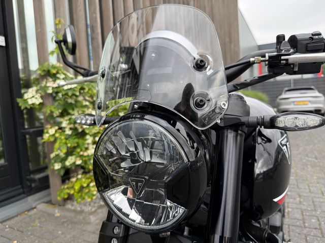 triumph - trident-660