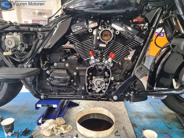 harley-davidson - road-king-flhri