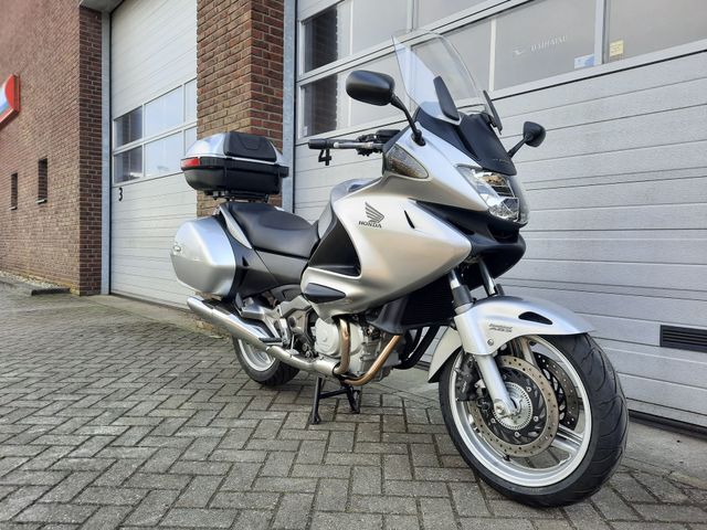 honda - nt-700-v-deauville