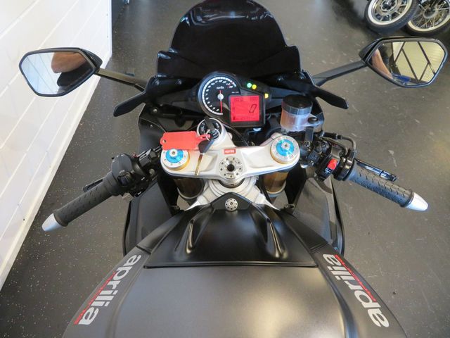 aprilia - rsv-4-r-aprc