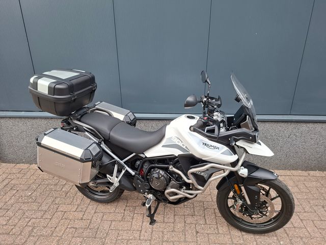 triumph - tiger-900-gt-pro