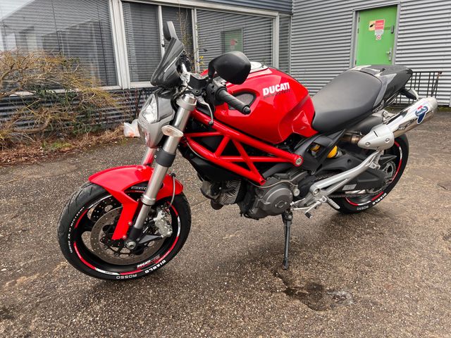 ducati - monster-696