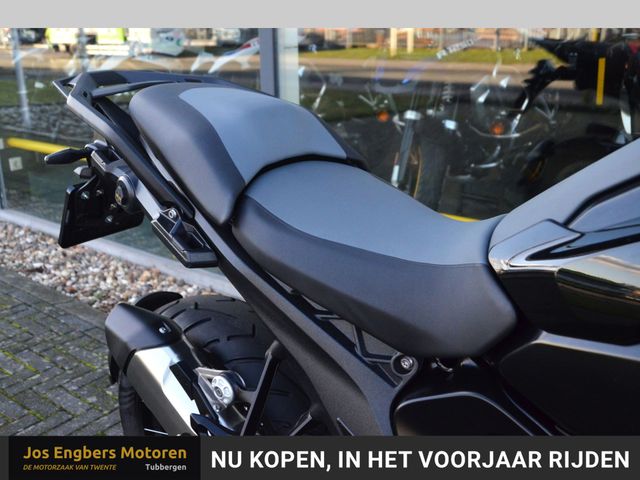 bmw - r-1300-gs-triple-black